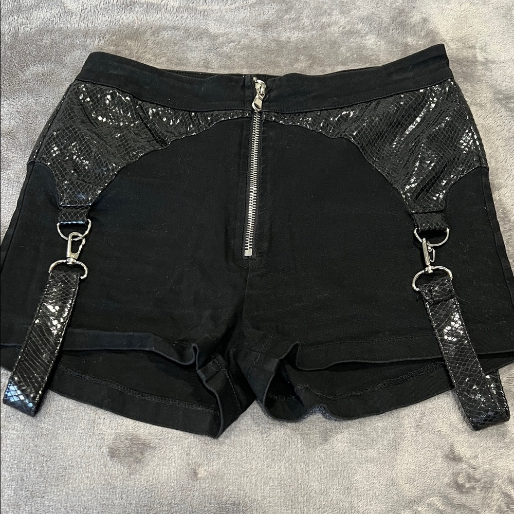 TIGER MIST BLACK WOMENS (gothic style) SHORTS